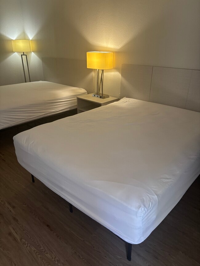 Building Photo - Bianca Arias HP0139 Unit 1