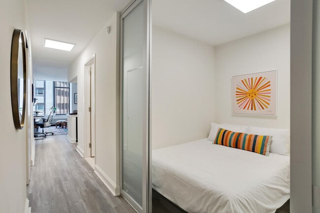 Photo - 10 Hanover Square Unidad FL19-ID337558P