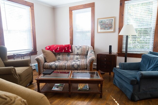 Photo - 180 Highland St