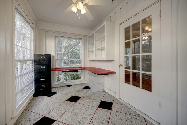 Photo - 2910 Plumb St