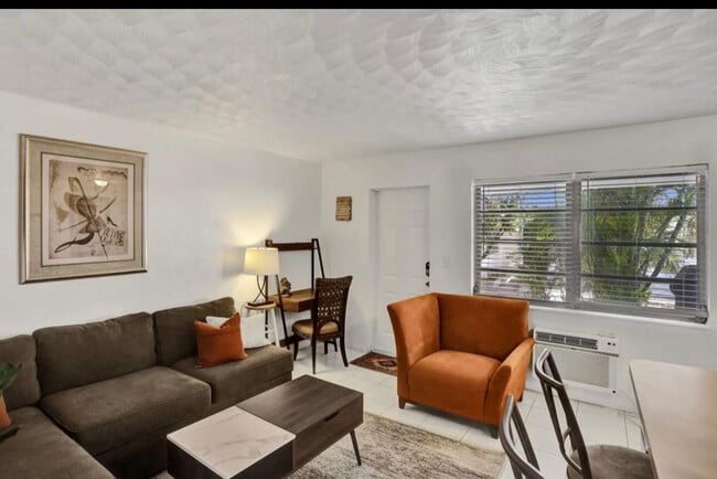 Photo - 820 NE 16th Ave Unit 2