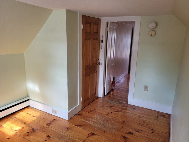 Building Photo - 273 Washington St Unit #3