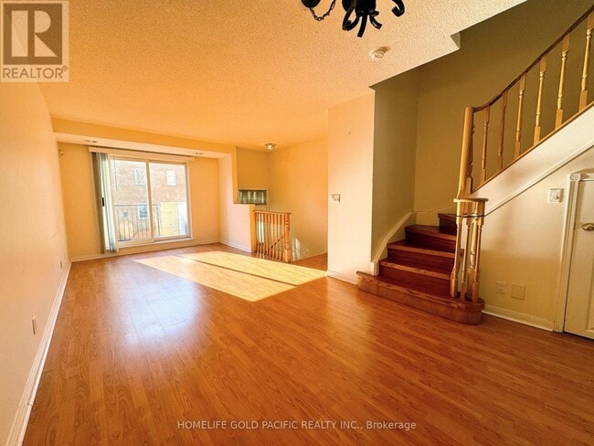 Photo - 28 Sommerset Way