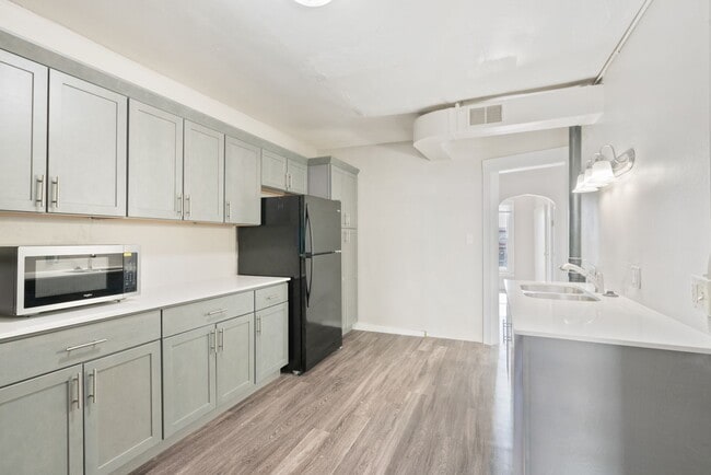 Photo - 2022 1/2 College St - Cedar Falls Unidad 2022 1/2