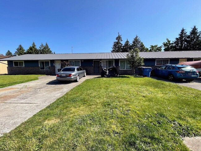 Photo - 10819 NE 6th St