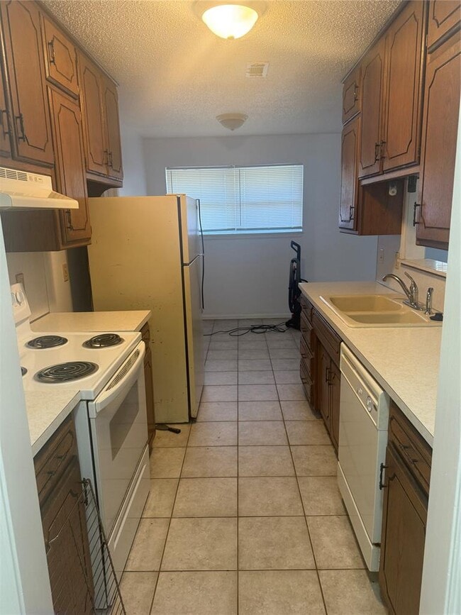 Photo - 315 Willow Pl