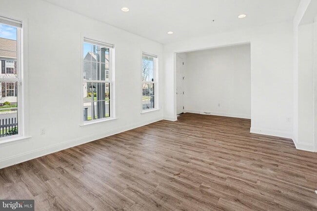 Photo - 205 Hoke Farm Way