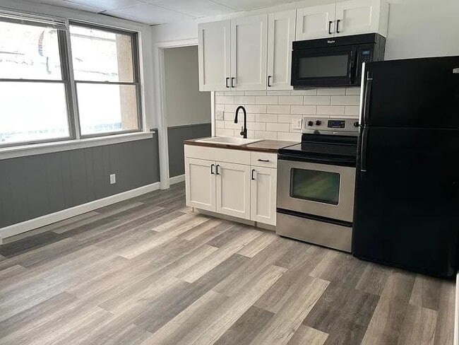 Photo - 22/28 S Main Unit 2