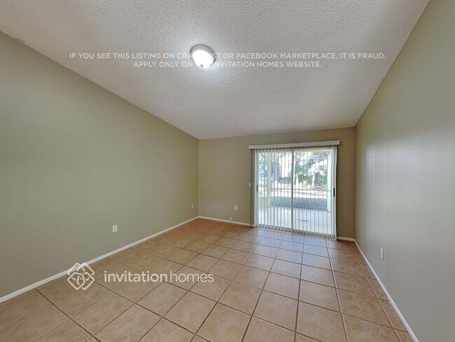 Photo - 2275 Cork Oak St W