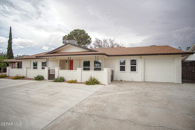 Building Photo - 11025 Tom Weiskopf Dr Rental