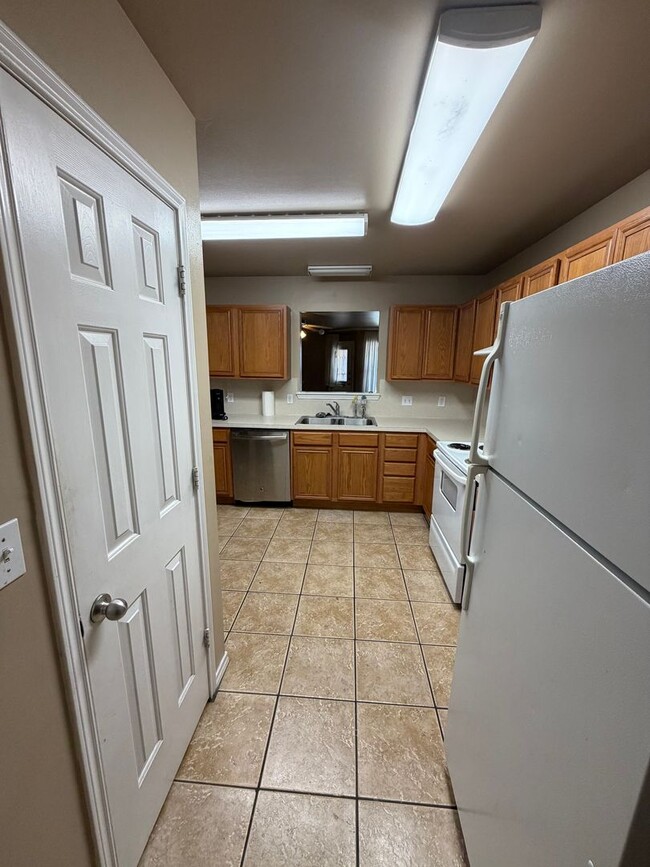 Photo - 502 N Clinton Ave Unit B