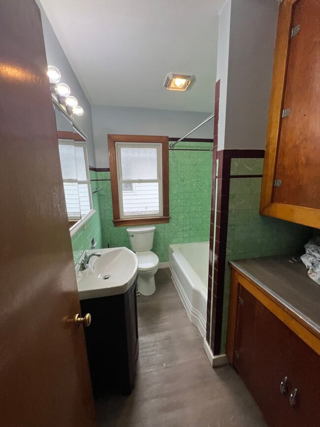 Photo - Spacious 2 bedroom home!