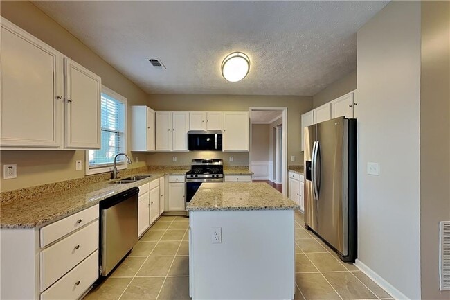 Photo - 238 Diamond Valley Pass