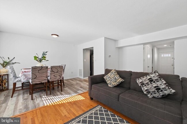 Photo - 12462 Skipper Cir