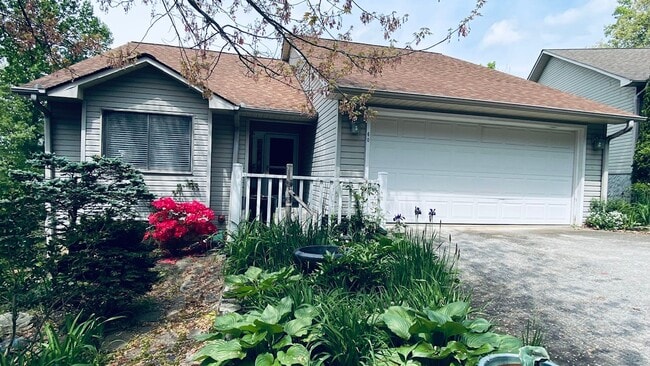 Building Photo - 60 Park Ave