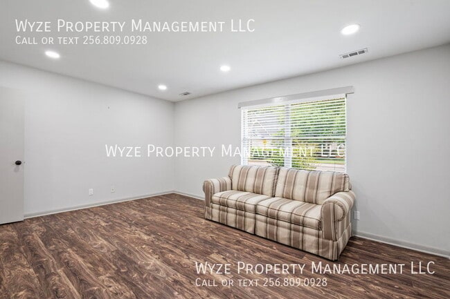 Photo - 107 Dawn Ave SE