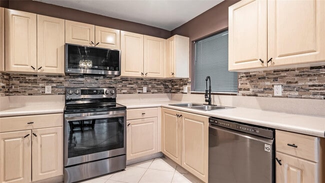 Photo - 9800 NW 19th Pl