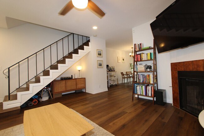 3821 Albatross St Unit 3