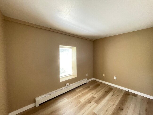 98 Main St Unit 5