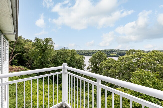 2BR, 1BA - 1,000SF - Waterfront Views