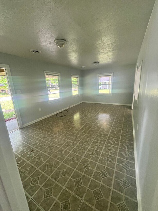 HUD Friendly 3 Bed 2 Bath Completely Remod... Rental House Rental in