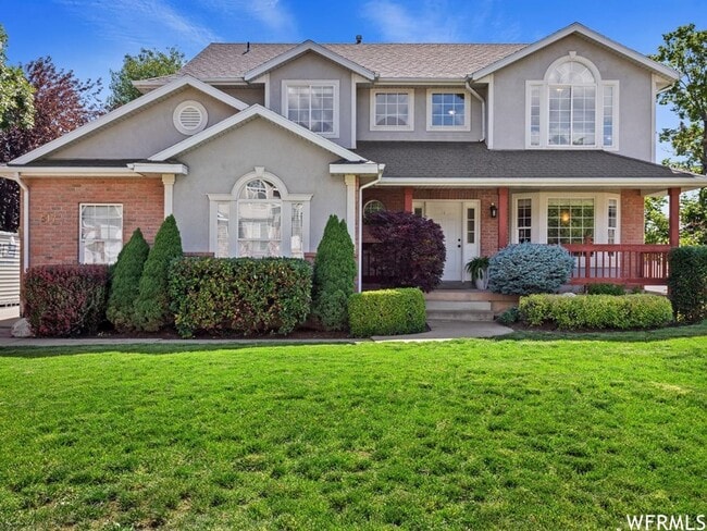 Building Photo - 3-bedroom, 2.5-bathroom home