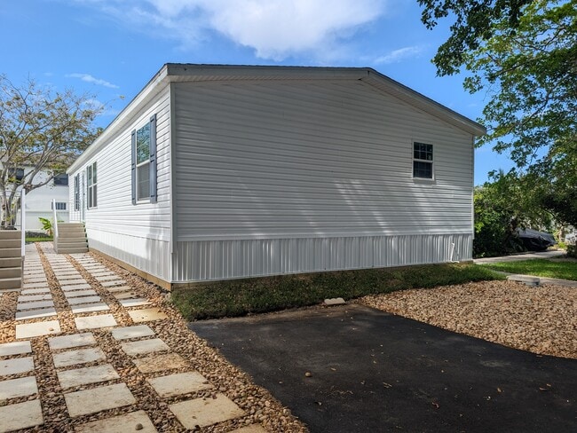 Photo - 3051 SW 50th St