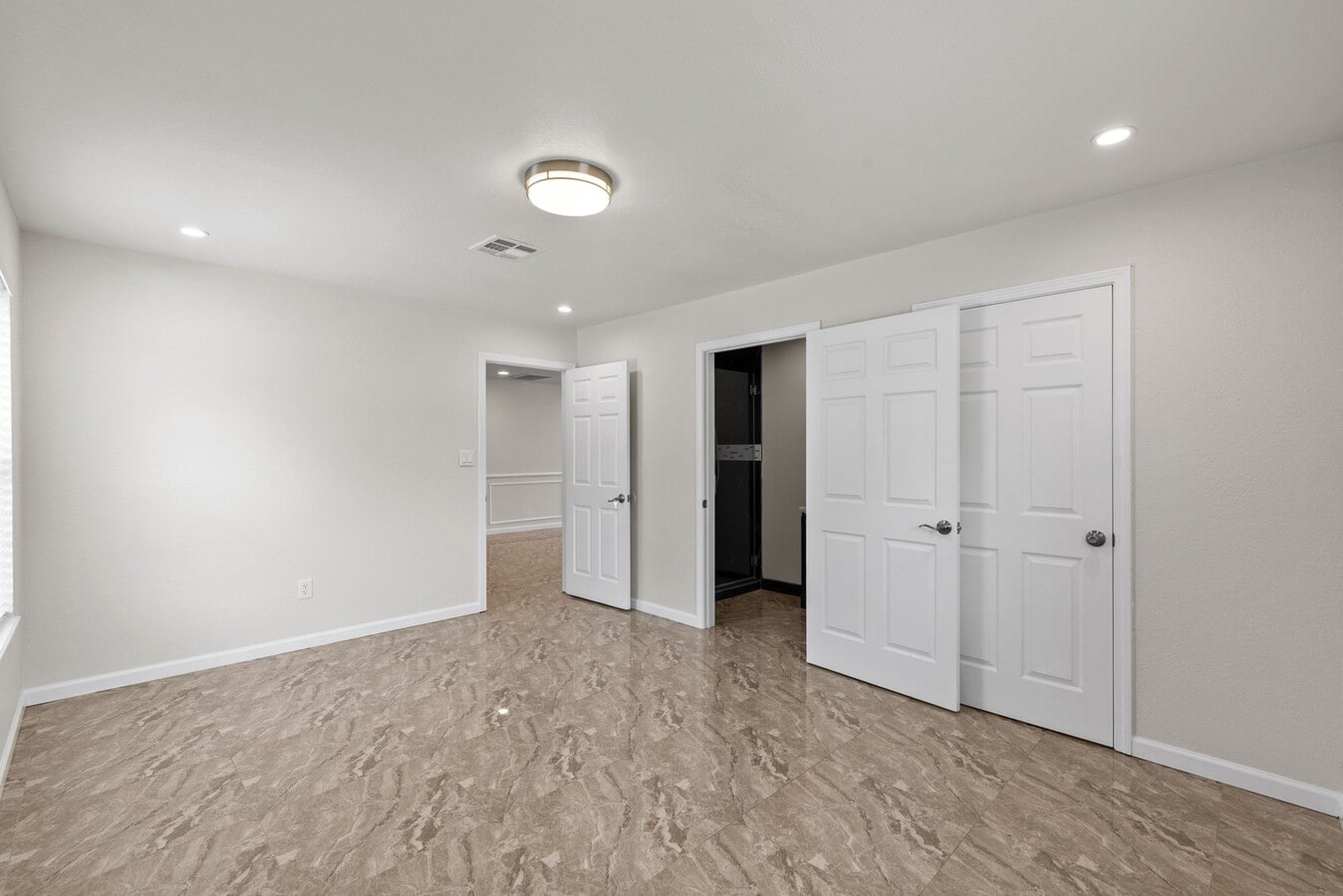 Photo - 1903 Pinewoods Way