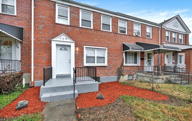 Photo - 706 Beaverbrook Rd Townhome