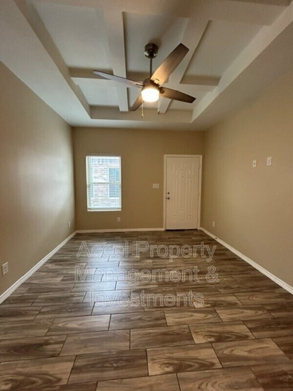 1008 W La Pointe Ave