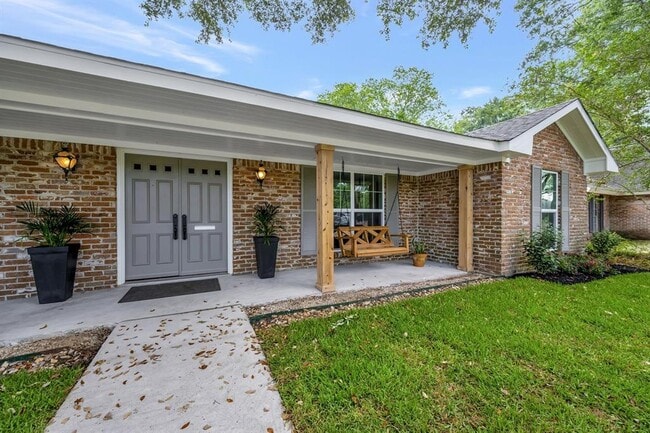 Photo - 18403 Point Lookout Dr House