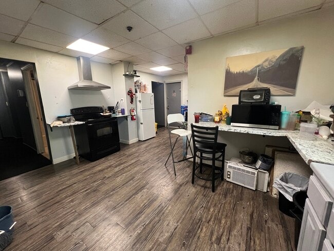 Photo - 890 Broadway Unit 6