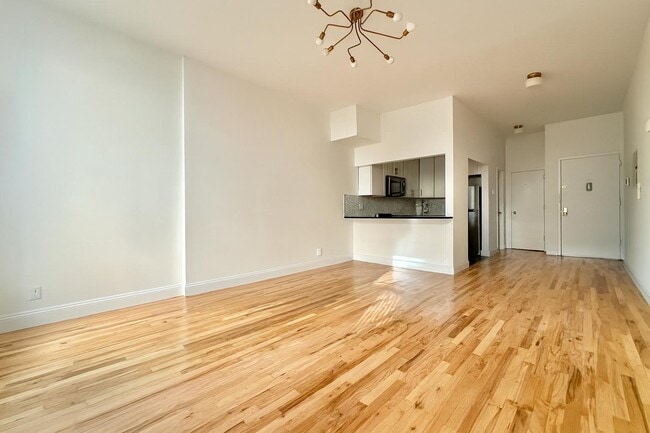 Photo - 346 W 52nd St Unit 2D