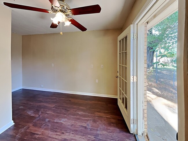 Photo - 764 Oakwood Ave