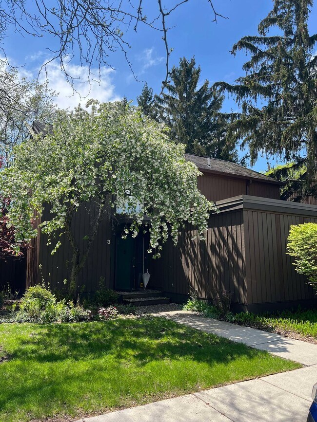 3 Westbury Ct