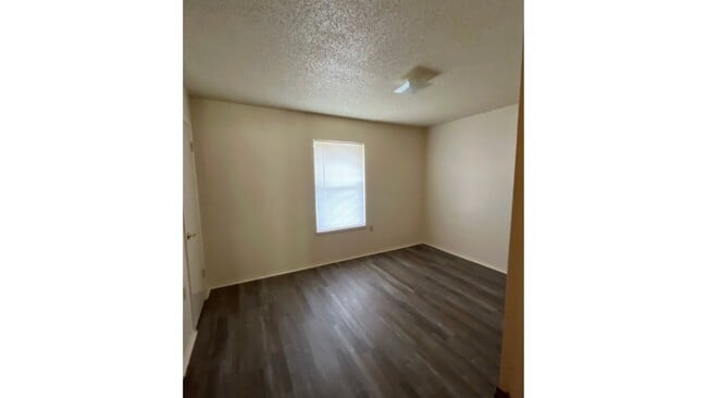 Photo - 1700 Grand Prix Dr