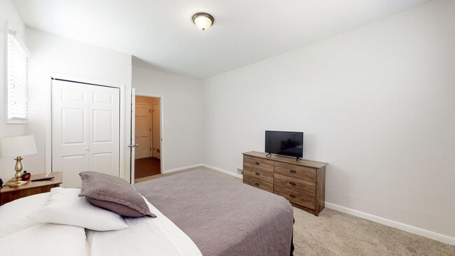 Photo - 1115 Eisenhower Dr