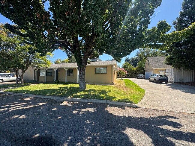 Building Photo - 2720 Larry Ln Unit 2720 #B Rental