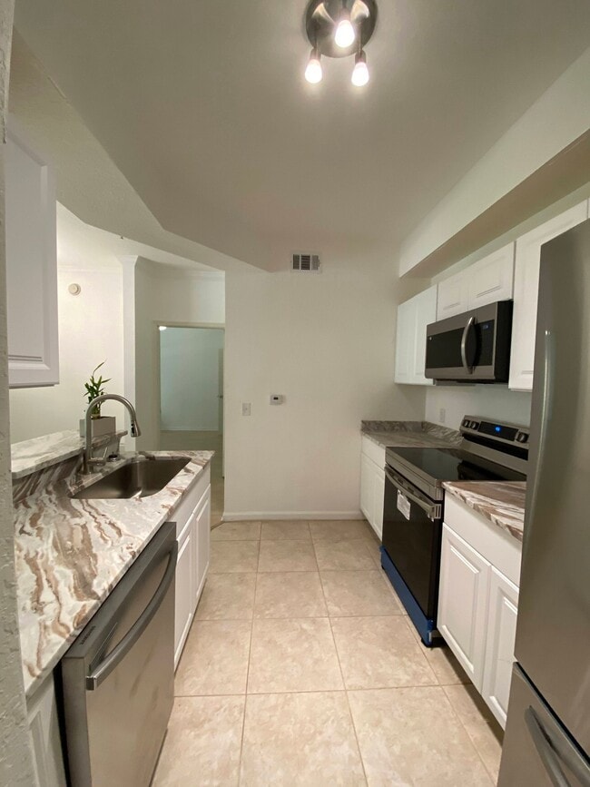 Photo - 8539 Gate Pkwy W Unit 1514