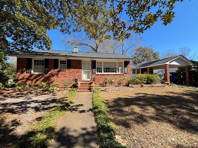 Photo - Available April 1st. Beautiful 2 BR/1 BA Home in the Heart of the Old Village!