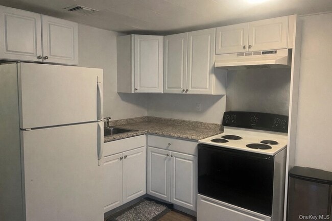Photo - 50 Kalmia St