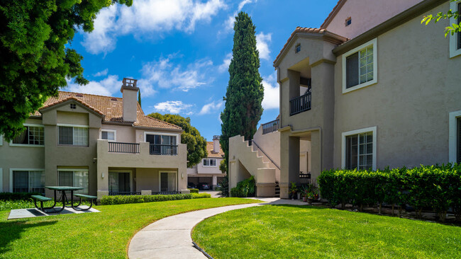 Exterior - Deerwood Apartments