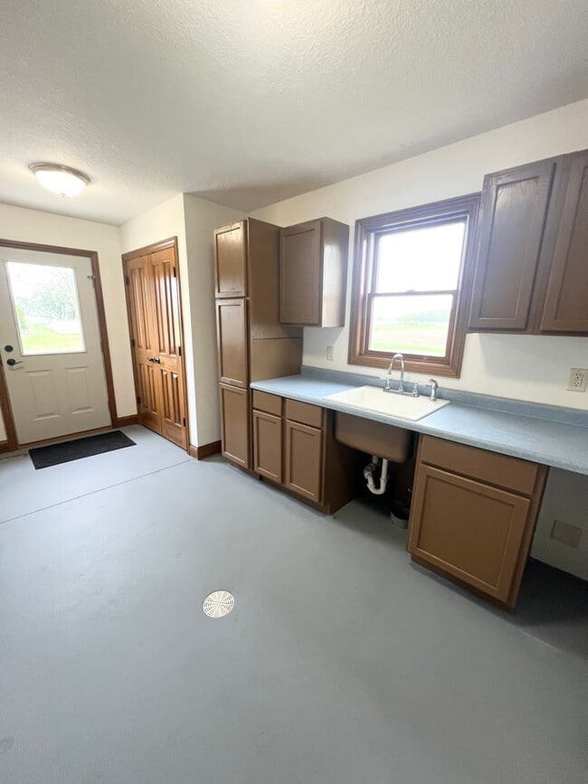 Photo - 13711 Hoagland Rd