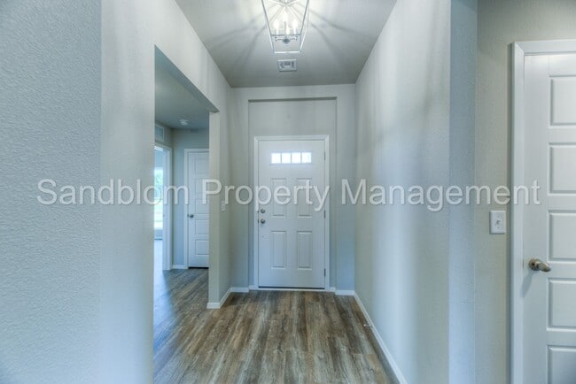 Photo - FOR LEASE | Bixby West | Available Now!