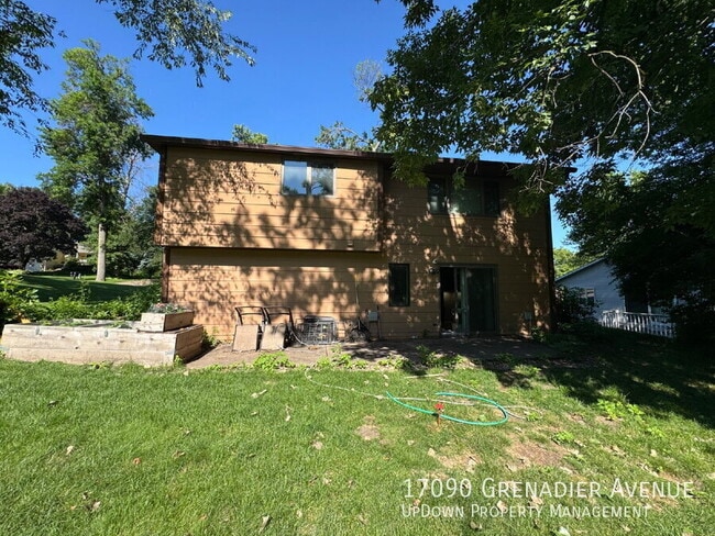 Photo - 17090 Grenadier Ave