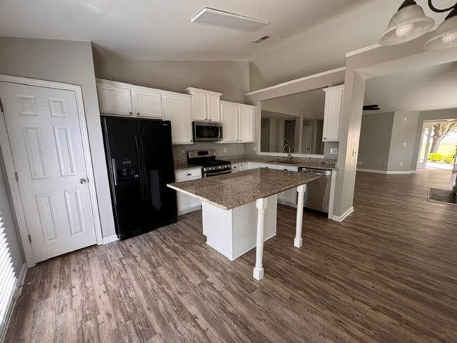 Photo - 333 Linman Dr