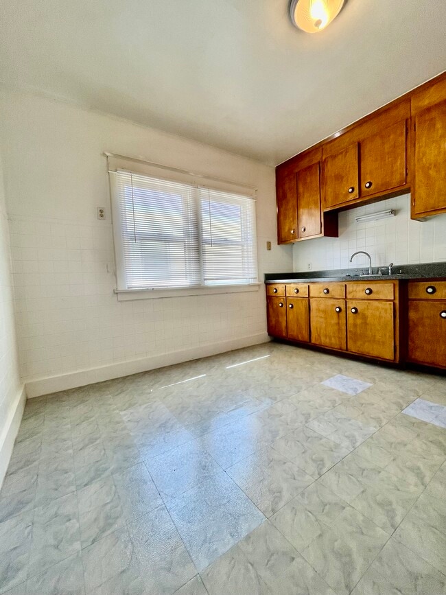 Photo - 297 Sterling Ave Unidad 2