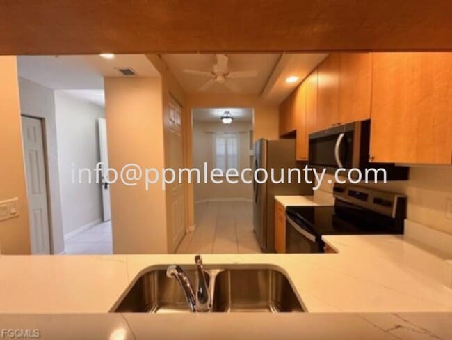 Photo - Fantastic totally renovated 2 bedroom 2 bath condo in Van Loon Commons.