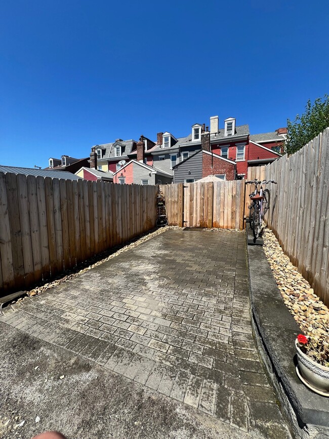 Photo - 166 1/2 38th St
