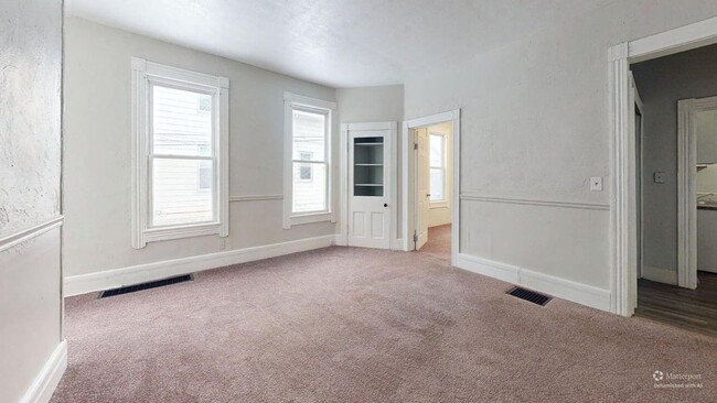 Photo - 3130 W 30th St Unidad 3130 W 30th St Down